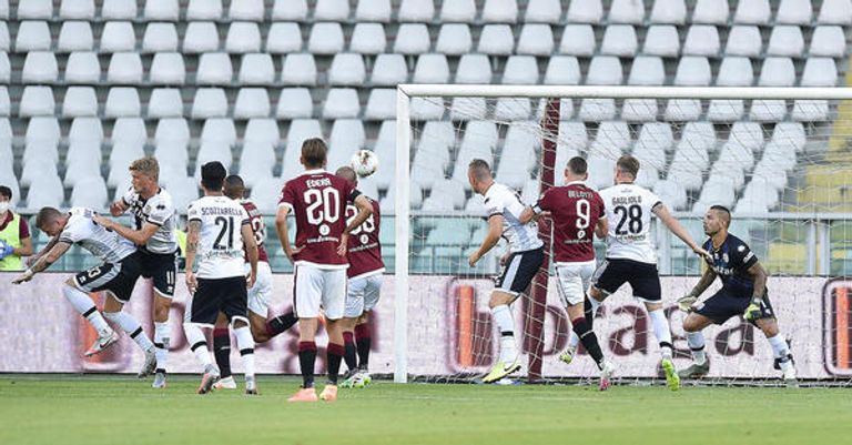 نيكولا نكولو يسجل هدف التقدم لتورينو في شباك بارما الدوري الإيطالي