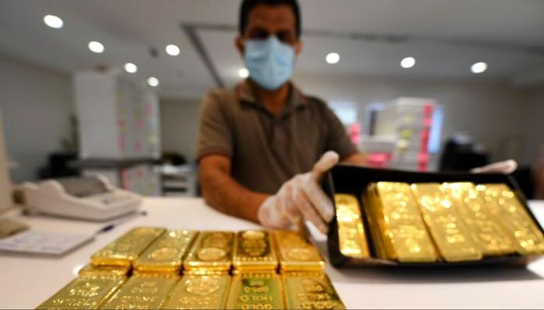 أسعار الذهب تعتاش على صدمات الدولار وأزمات العالم