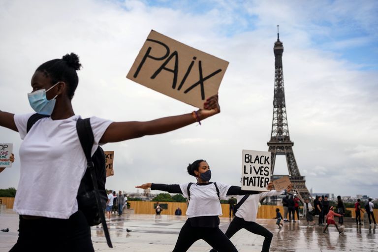 الفرنسيون يتجاهلون التدابير الوقائية