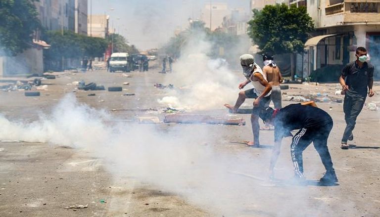 كر وفر بين الشرطة التونسية ومتظاهرين جنوبي البلاد