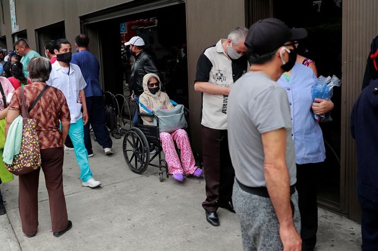 سكان العاصمة مكسيكو سيتي هرعوا إلى الشوارع