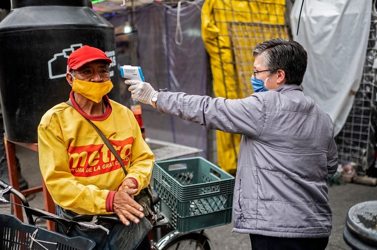 ارتفاع إصابات كورونا حول العالم