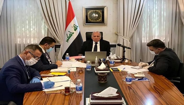 وزير الخارجية العراقي خلال المشاركة في اجتماع الوزراء العرب