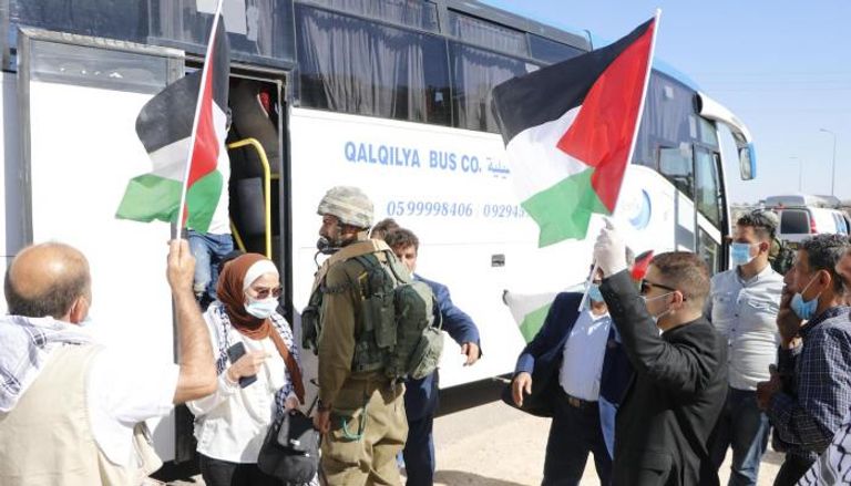 الاحتلال يعرقل وصول فلسطينيين إلى مكان المهرجان