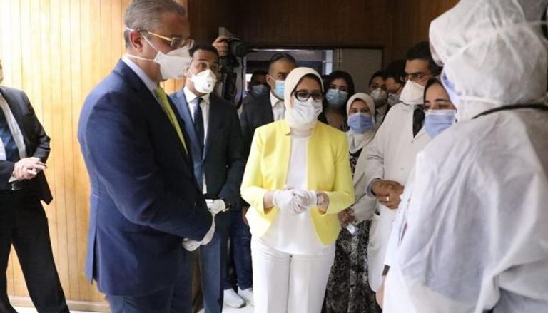 وزيرة الصحة المصرية تتفقد مستشفى الفيوم للتأمين الصحي
