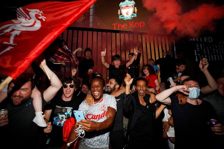 124-014135-liverpool-premier-league-fans-champions-5.jpeg