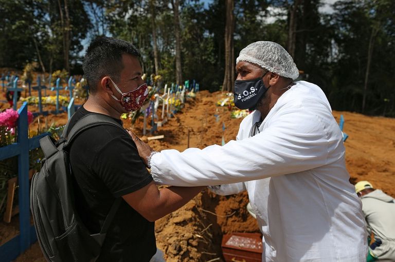 حفار القبور البرازيلي إيزاياس ناسيمنتو