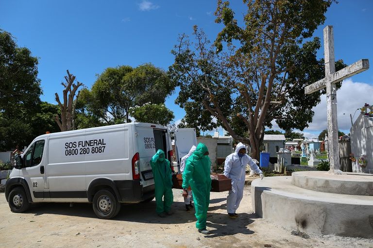 حفار القبور البرازيلي إيزاياس ناسيمنتو