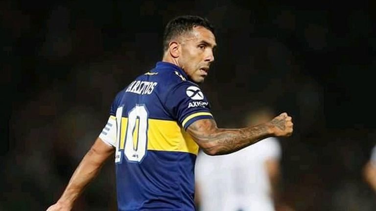 كارلوس تيفيز يواصل كفاحه ضد كورونا