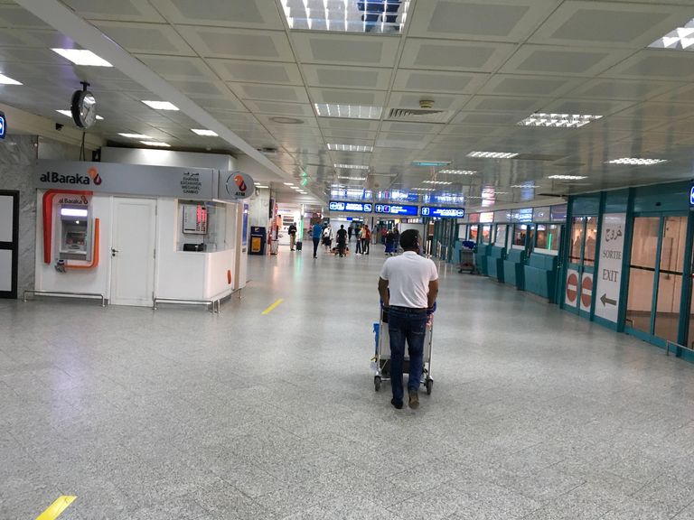 مطار تونس قرطاج طائرة تابعة للخطوط الجوية التونسية