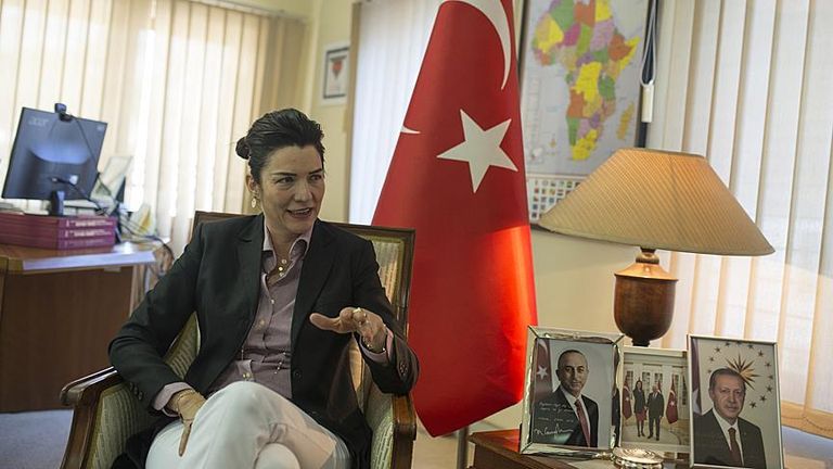 السفيرة التركية في بريتوريا إليف تشوموغلو أولجن الرئيس التركي رجب طيب أردوغان
