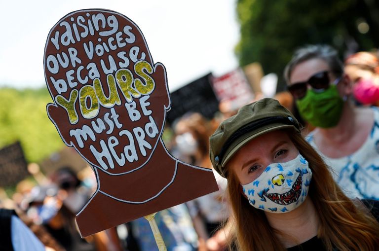 ارتفاع إصابات كورونا حول العالم