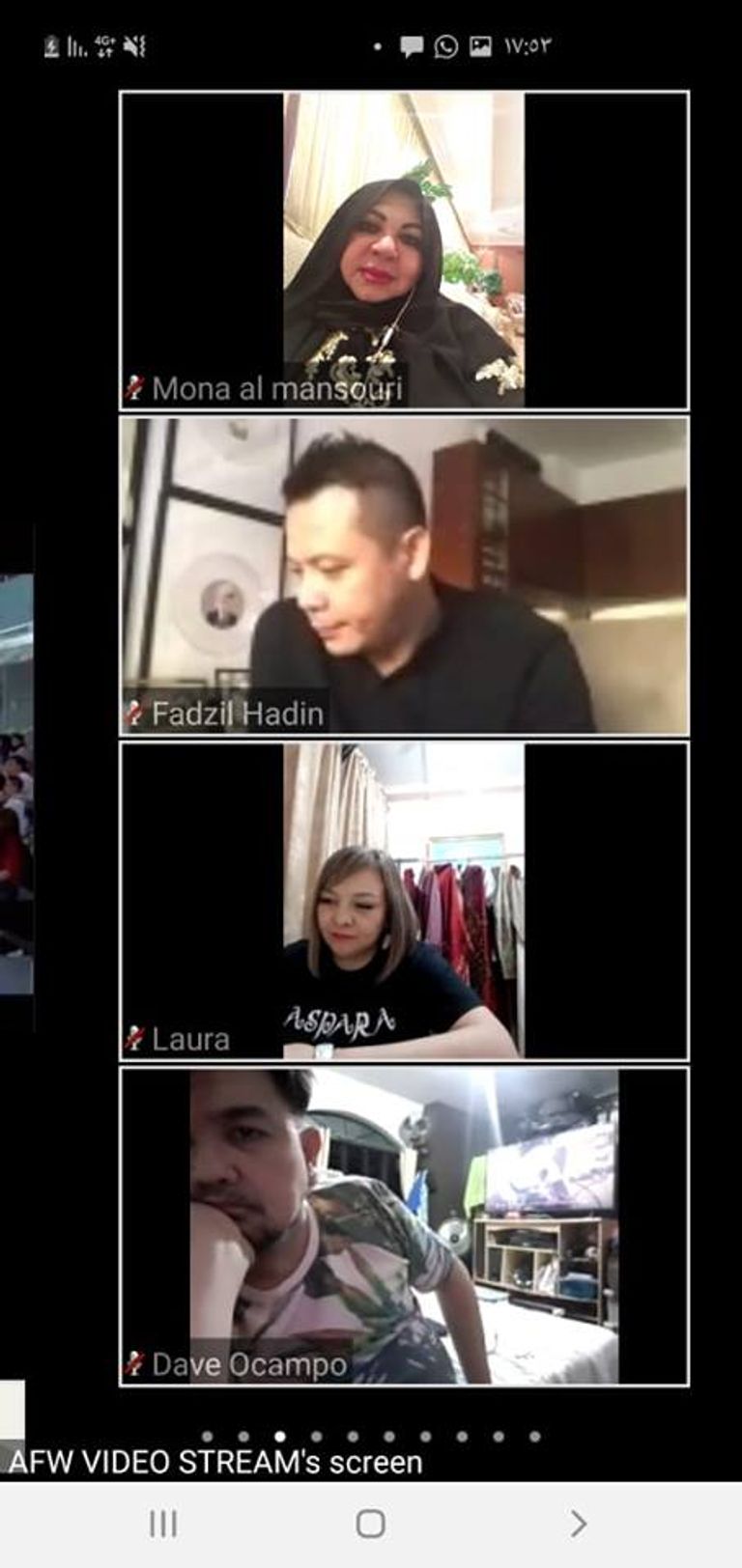 مصممة الأزياء العالمية الإماراتية منى المنصوري