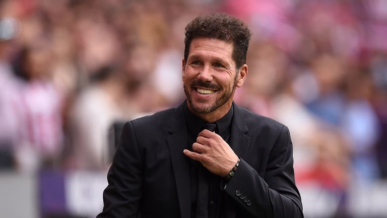 دييجو سيميوني مدرب أتلتيكو مدريد سيميوني وسيتين.. المواجهة الأولى مع برشلونة
