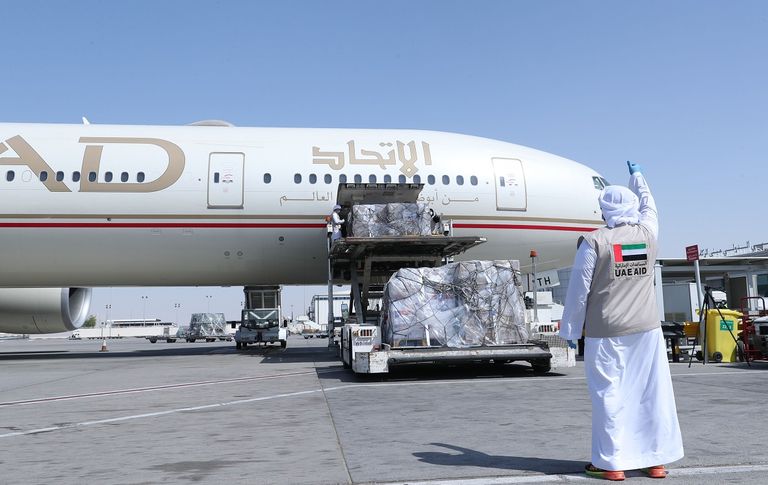 الإمارات تغيث مليون عامل حول العالم