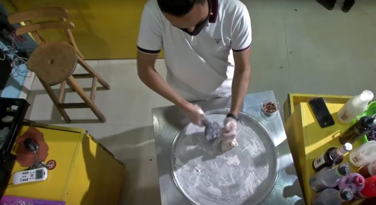 آيس كريم على شكل فيروس كورونا 