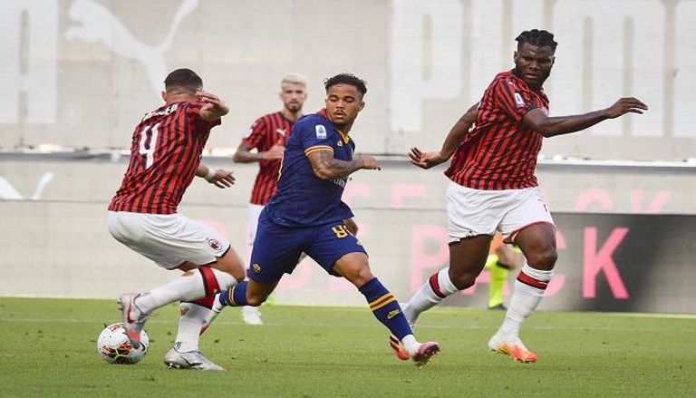 من مباراة ميلان وروما نابولي وسبال