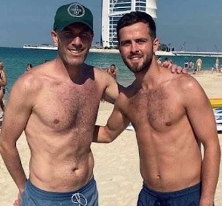 ميراليم بيانيتش وزين الدين زيدان ميراليم بيانيتش لاعب وسط يوفنتوس