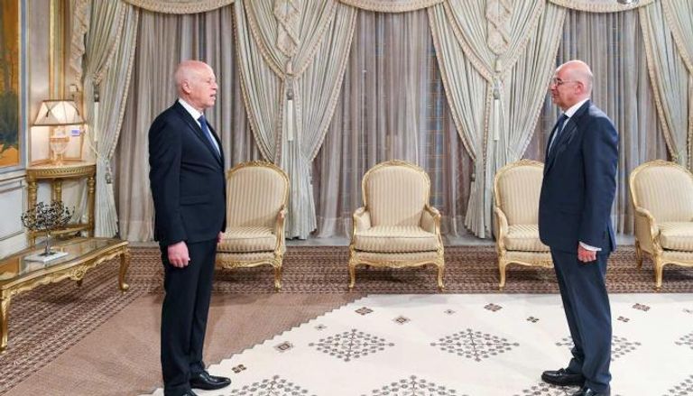 الرئيس التونسي يستقبل وزير الخارجية اليوناني 