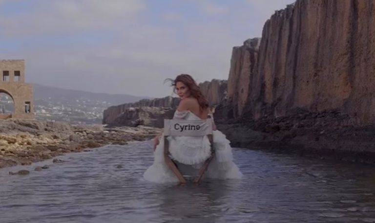 الفنانة سيرين عبدالنور أثناء تصوير الإعلان