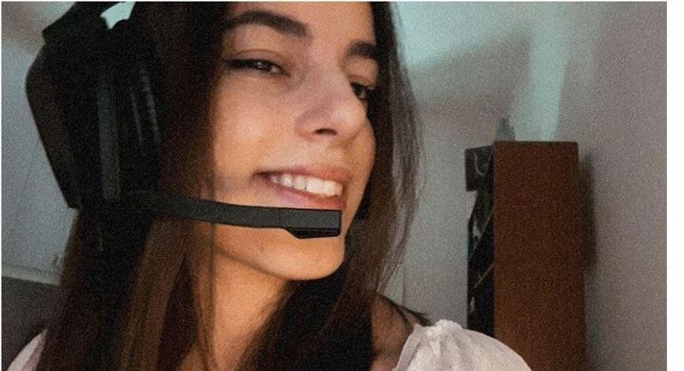 بضعة دولارات يوميا تمكنك من مشاركة اللاعبات الجيدات