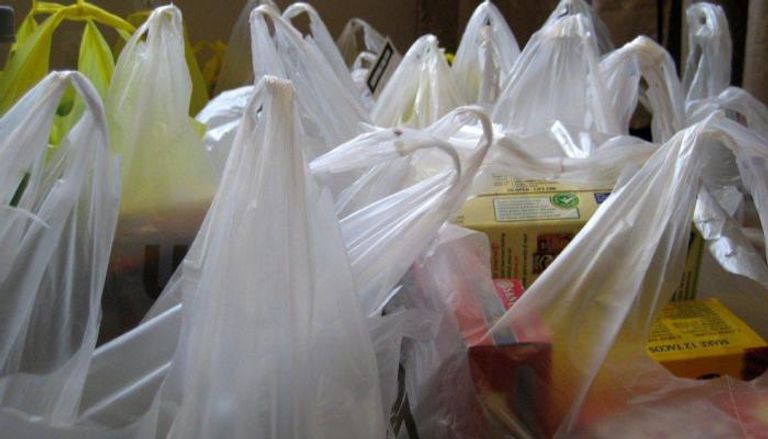 اليابان تلغي مجانية الأكياس البلاستيكية