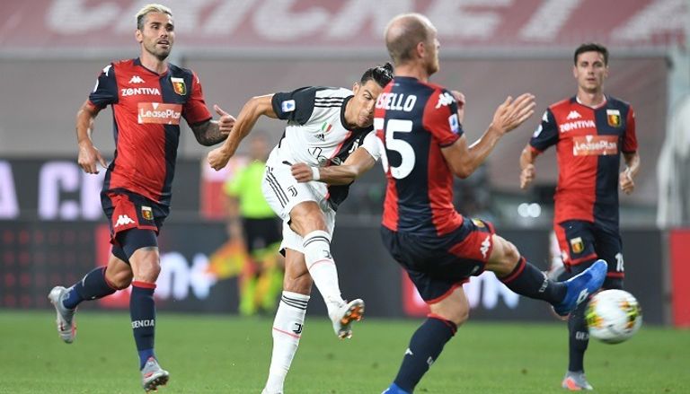 صاروخ كريستيانو رونالدو في مرمى جنوى