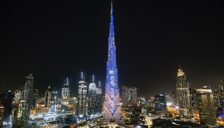 برج خليفة يتزين بعبارة 
