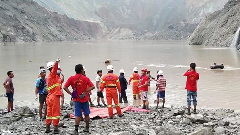 انزلاق للتربة في بورما