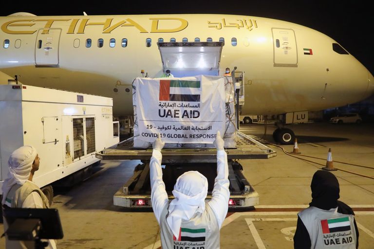 المساعدات الإماراتية تمتد إلى أنحاء العالم لمكافحة كورونا