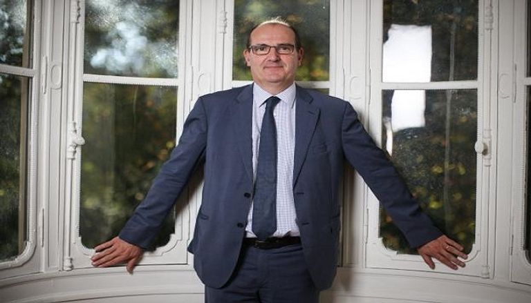 الرئيس الفرنسي إيمانويل ماكرون ورئيس الوزراء المعين جان كاستكس