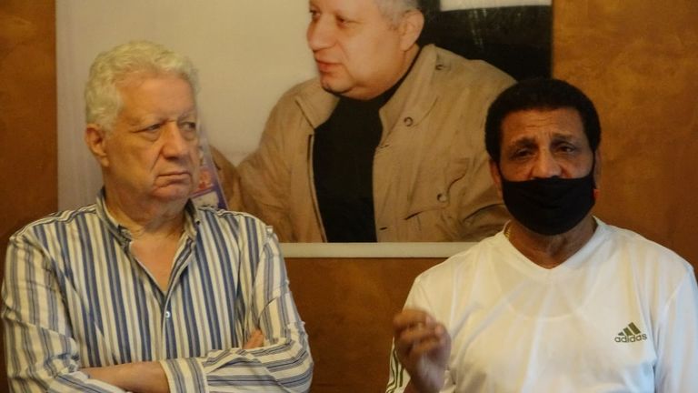 مرتضى منصور رئيس نادي الزمالك المصري وفاروق جعفر، مستشار مجلس الإدارة الفني، ومهندس صفقات الزمالك الجديدة مرتضى منصور رئيس نادي الزمالك