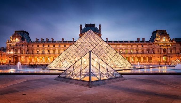 متحف اللوفر في باريس - أرشيفية