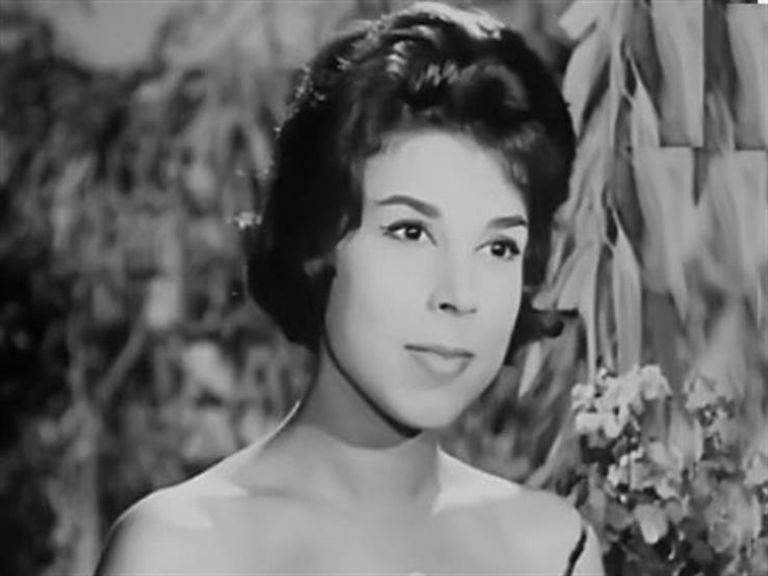 الفنانة المصرية الراحلة رجاء الجداوي الفنانة رجاء الجداوي