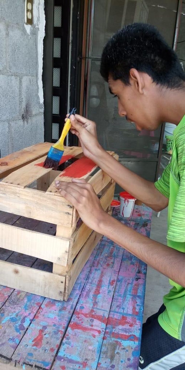 الشاب المكسيكي ميشيل هيرنانديز 