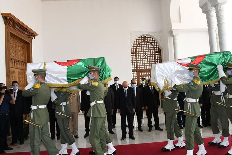 مراسم استقبال الرفات الـ24 شهداء المقاومات الشعبية بالجزائر