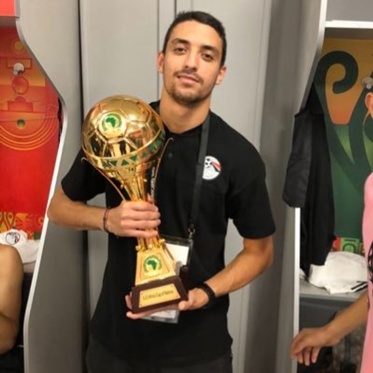 طاهر محمد طاهر بقميص منتخب مصر طاهر محمد طاهر لاعب الأهلي الجديد