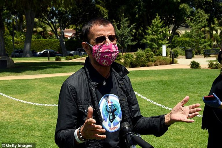 نجم "بيتلز" السابق رينجو ستار