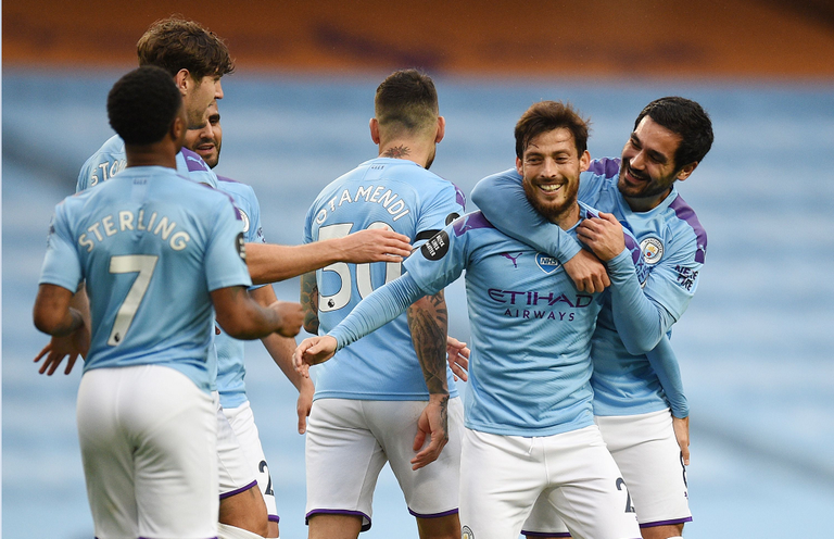 ديفيد سيلفا لاعب خط وسط مانشستر سيتي مانشستر سيتي ونيوكاسل يونايتد