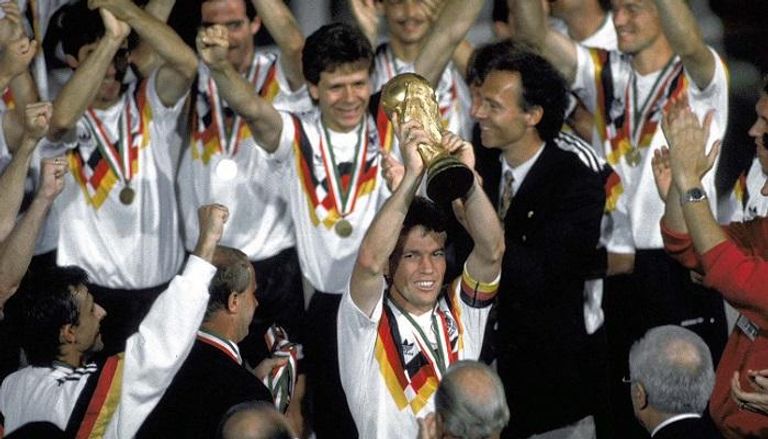 منتخب ألمانيا بطل كأس العالم عام 1990