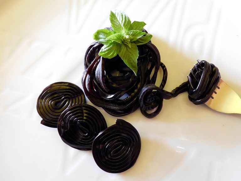 العرقسوس الدراسة تؤكد على الآثار الجيدة للجليسريزين في إعاقة دخول الفيروس للخلايا البشرية