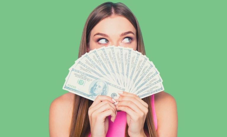 المال وعلاقته بالسعادة - تعبيرية