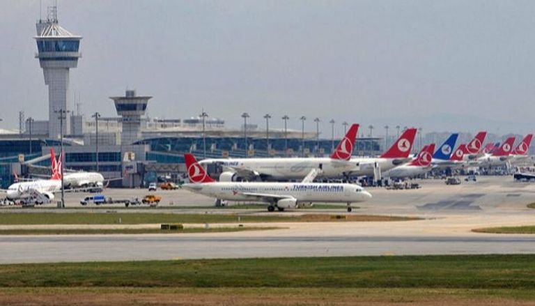 العالم يهجر مطارات تركيا