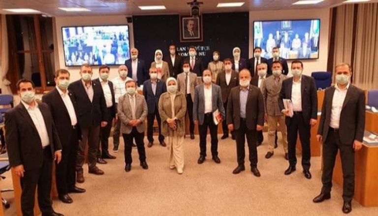 برلمانيون أتراك يحتجون على قانون لأردوغان يفتت المحامين