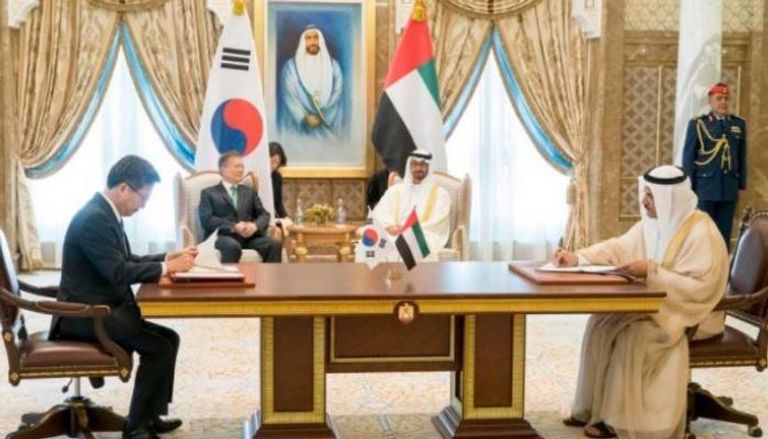 لقاء سابق بين الشيخ محمد بن زايد آل نهيان ورئيس كوريا الجنوبية