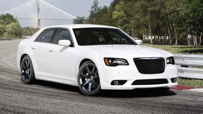 طراز 300 SRT لعام 2020