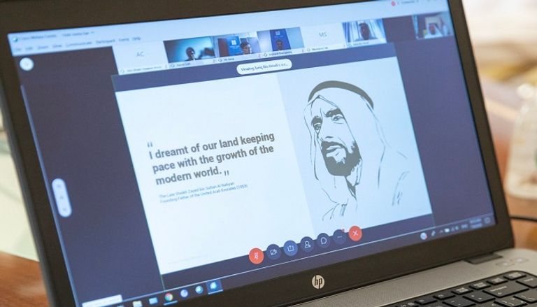 الشيخ زايد بن سلطان آل نهيان مؤسس دولة الإمارات العربية المتحدة جانب من ندوة غرفة تجارة وصناعة أبوظبي