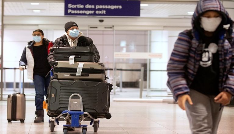 سيدة تخضع لاختبار كورونا في فرنسا