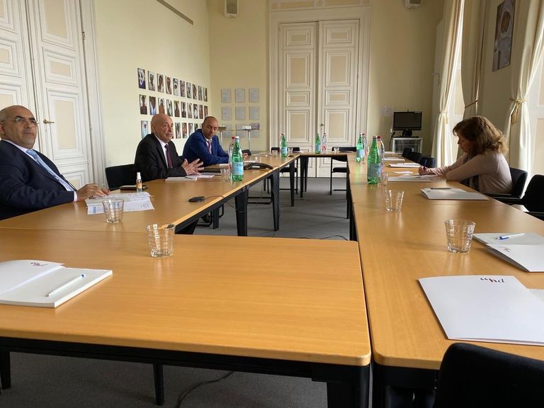 ستيفاني وليامز وعقيلة صالح