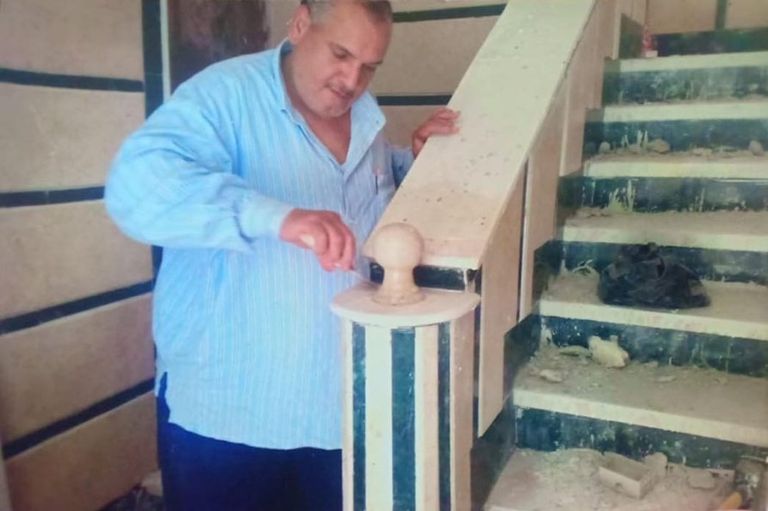 المصرية منار شديد تمارس عملها